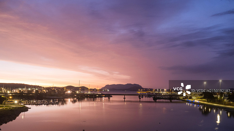 意大利撒丁岛奥尔比亚港的日出图片素材