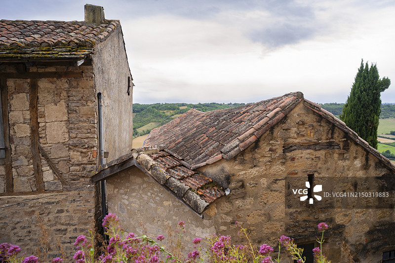 法国科尔德叙谢勒的废弃石头老房子图片素材