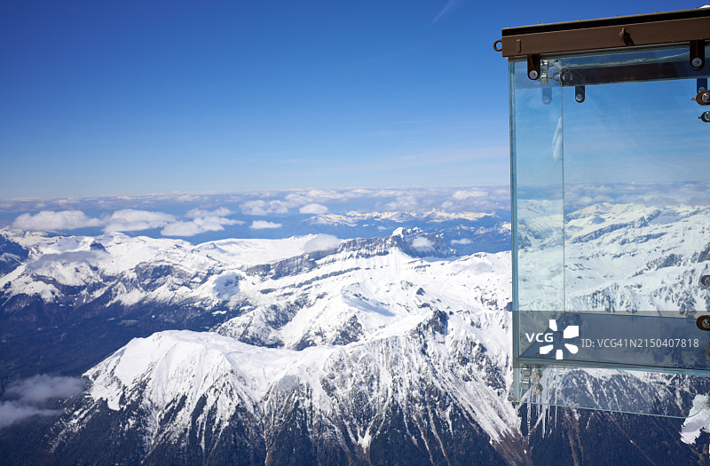 悬空玻璃笼图片素材