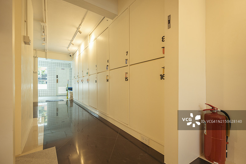 酒店的空旷更衣室图片素材