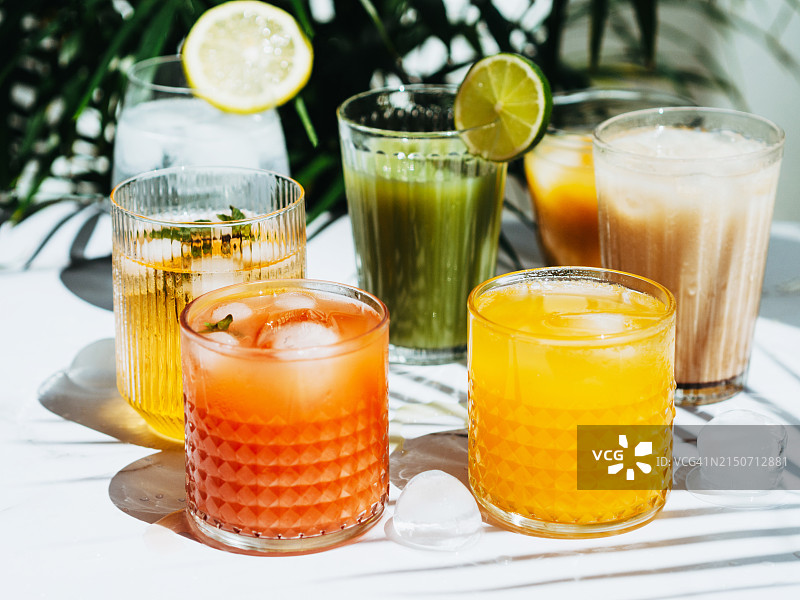 各种清爽的非酒精冰镇饮品图片素材
