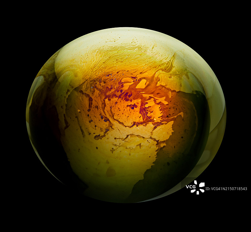 黑色背景下的地球仪特写图片素材