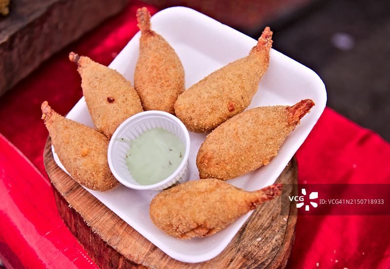 餐桌上食物的高角度视角图片素材