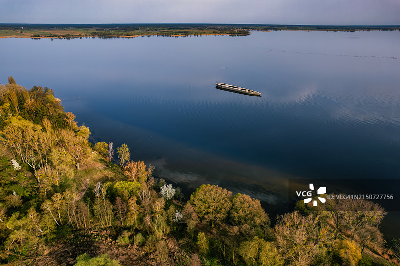 湖泊高角度景观图片素材