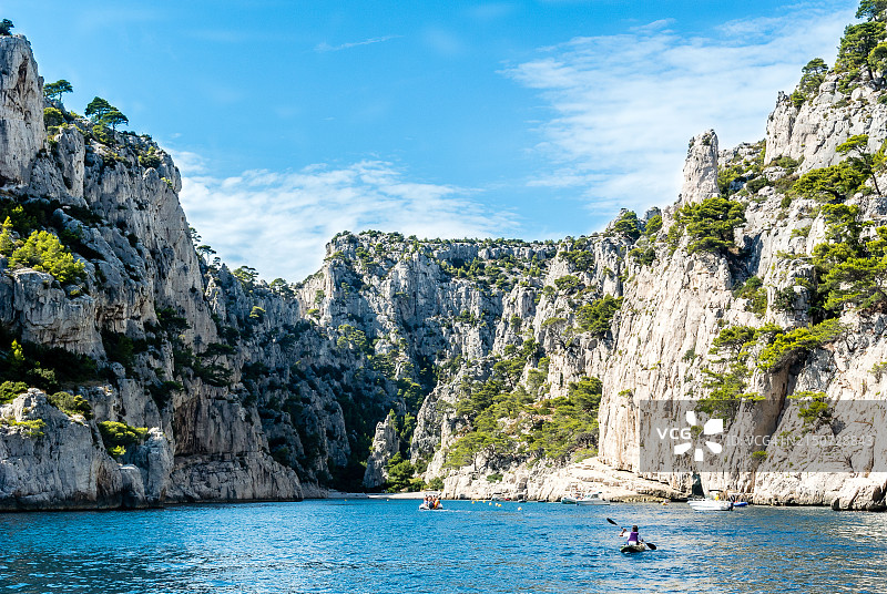 海、山的美景映着天空图片素材