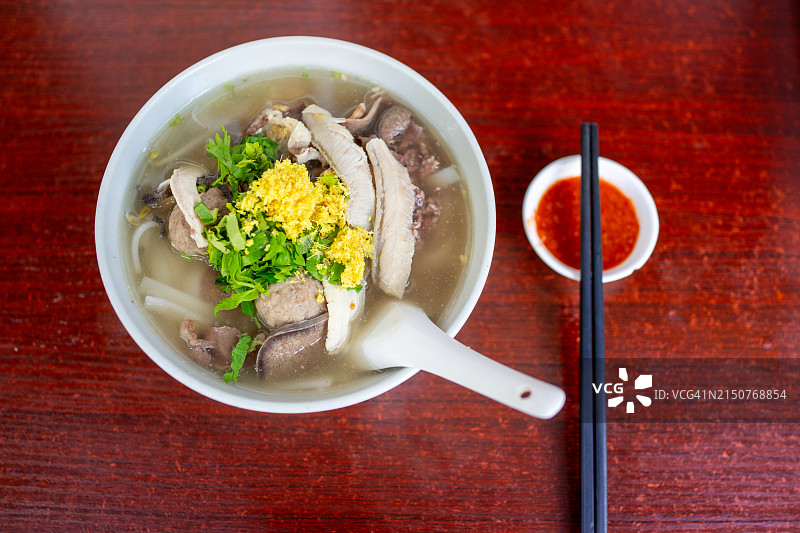 潮汕风味牛杂米粉图片素材