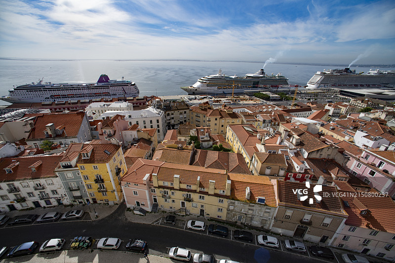 葡萄牙里斯本的邮轮图片素材