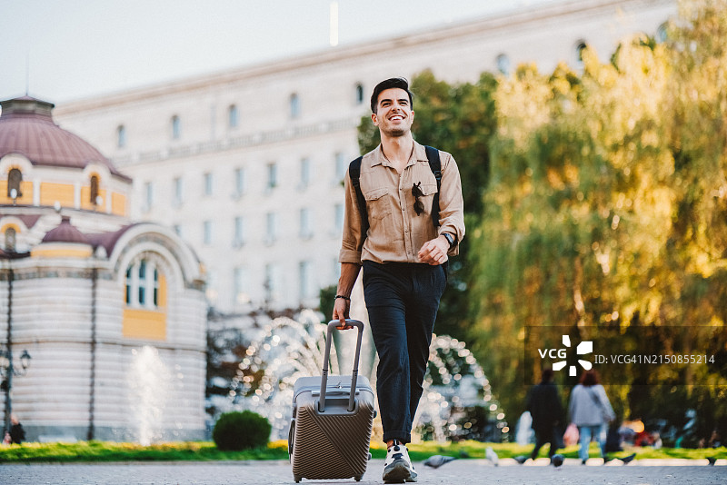 游客探索欧洲图片素材