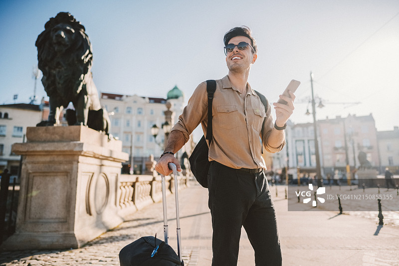 游客在打出租车图片素材