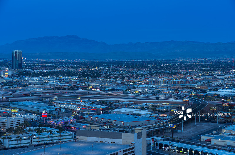 拉斯维加斯的暮光山景图片素材