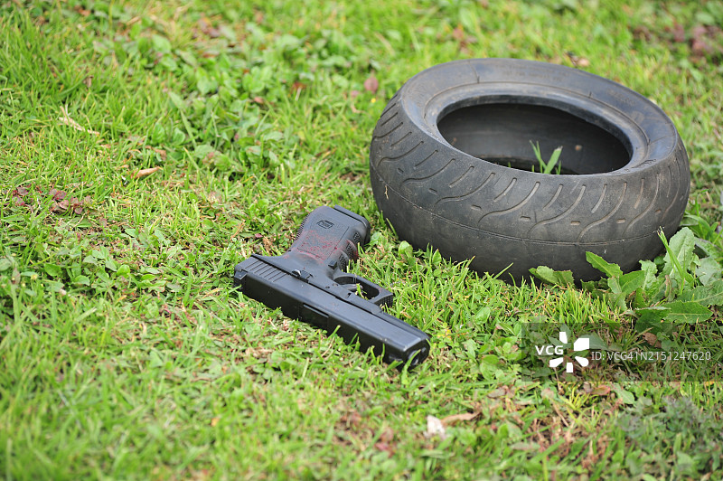 犯罪现场的枪图片素材