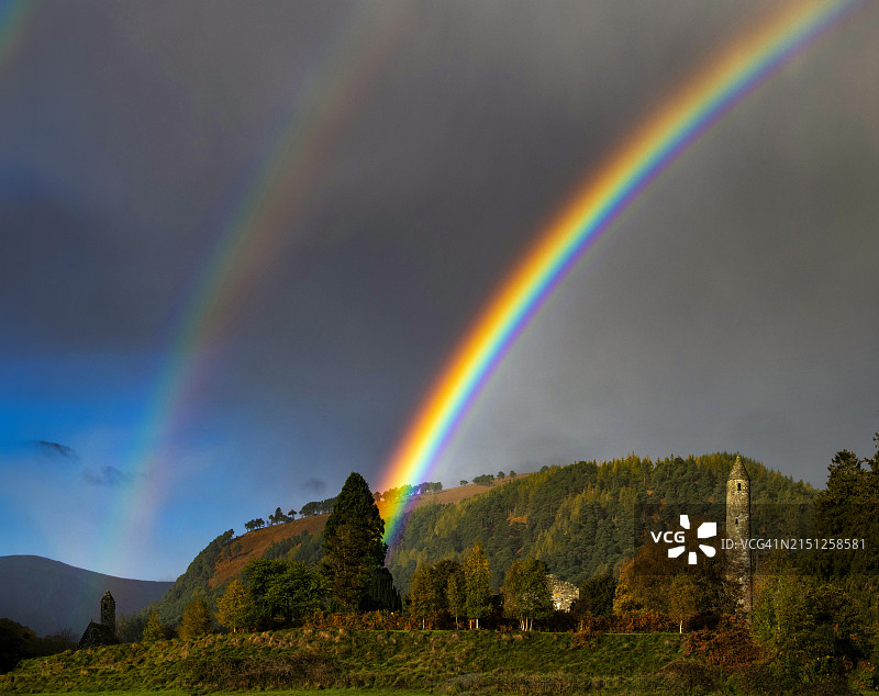 爱尔兰威克洛郡格兰达洛修道院遗址图片素材