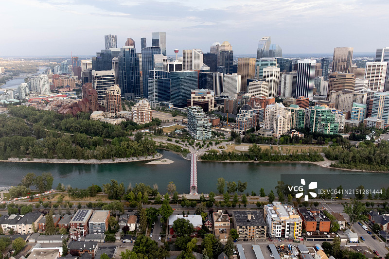 卡尔加里市中心与和平桥图片素材