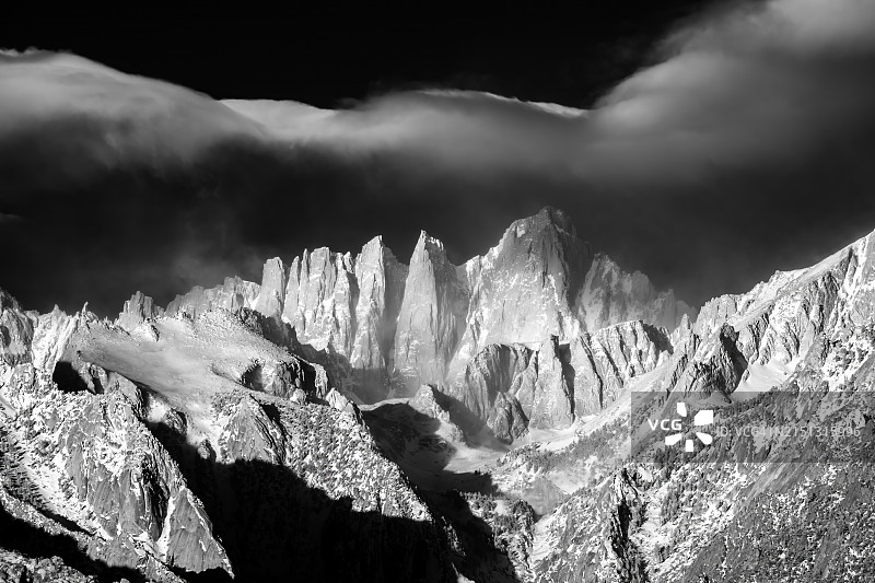 惠特尼山，阿拉巴马山丘，东部内华达山脉，加利福尼亚州因约县图片素材