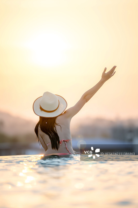 休闲泳池图片素材