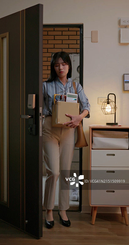 被解雇的亚洲女商人图片素材