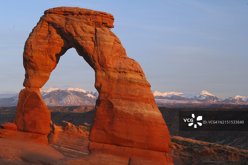 拱门国家公园日落时的精致拱门岩层（美国犹他州）图片素材