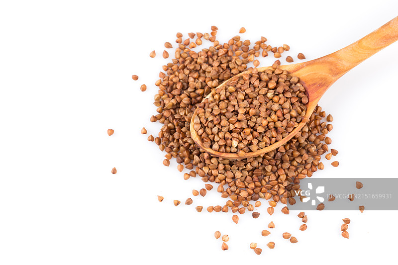 木勺上的未煮荞麦图片素材