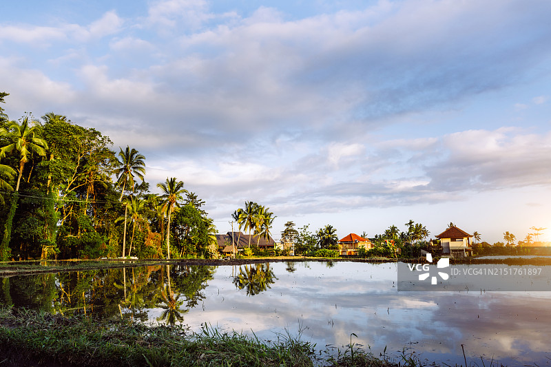 巴厘岛宁静风光日落倒影图片素材