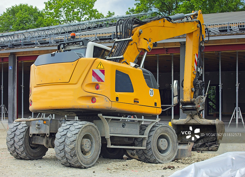 铲运机或挖掘机类车辆图片素材