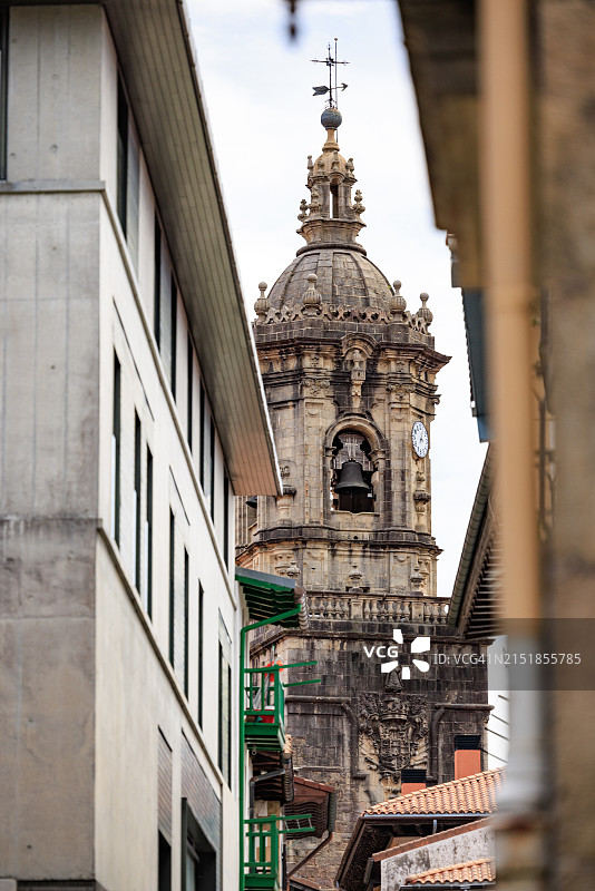 翁达里比亚的圣玛丽教堂塔楼图片素材