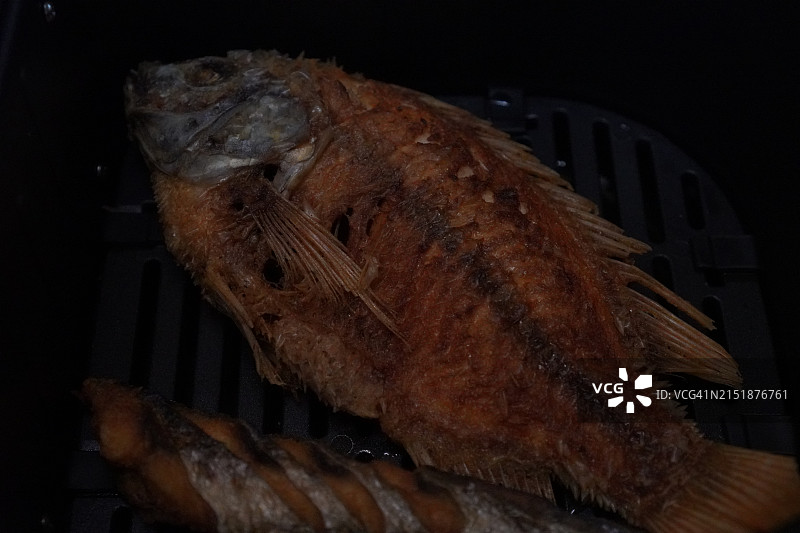 空气炸锅炸鱼图片素材