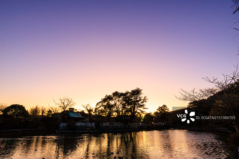 鹤冈八幡宫内的旗上弁财天神社图片素材
