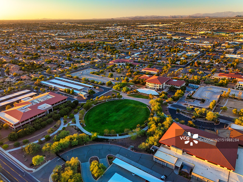 亚利桑那州皮奥里亚市金色时段鸟瞰图图片素材