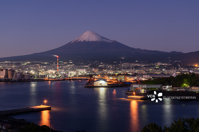 2023年11月：富士山河口湖日落美景图片素材