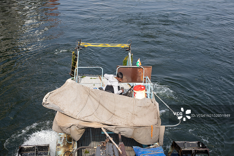 乌代浦，清理湖泊图片素材