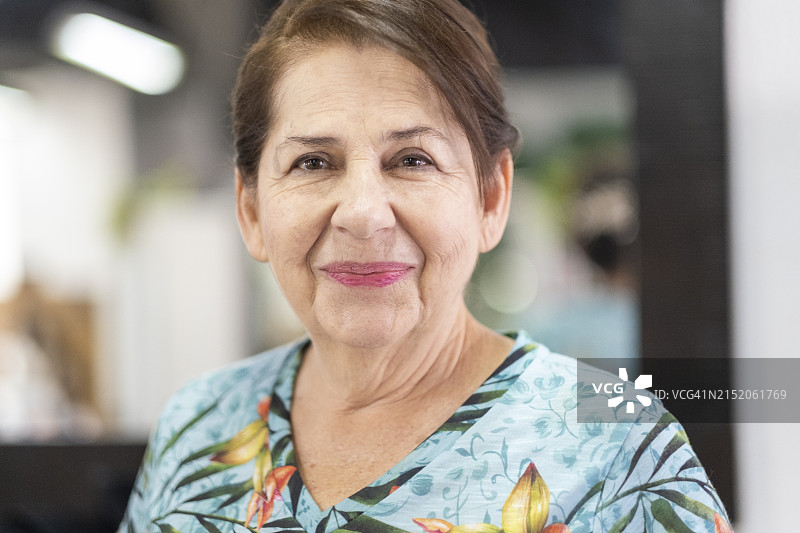 美丽的年长女人图片素材
