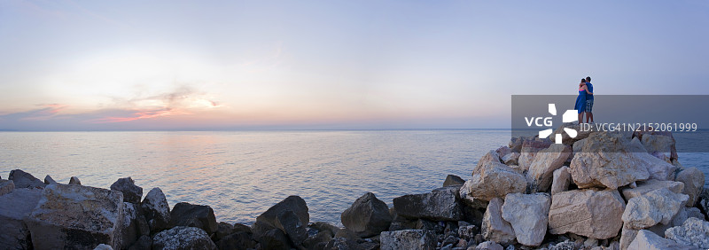 普利亚佩斯基奇日落海景图片素材