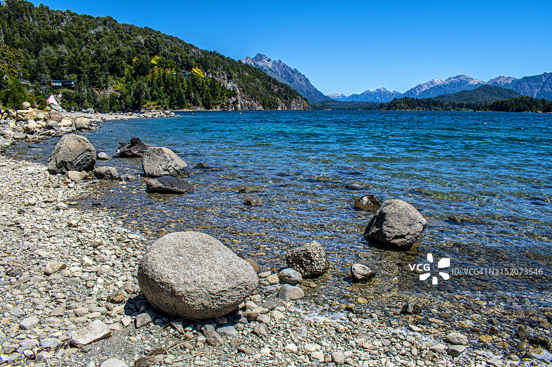 阿根廷巴里洛切内格罗湖区自然风光全景图片素材