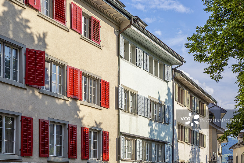 瑞士圣加仑州拉珀斯维尔老城的公寓楼图片素材