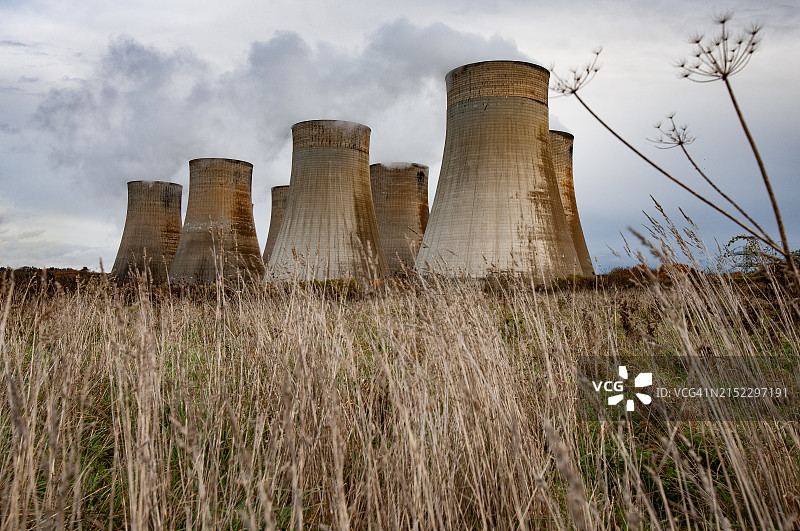 发电站冷却塔电力图片素材