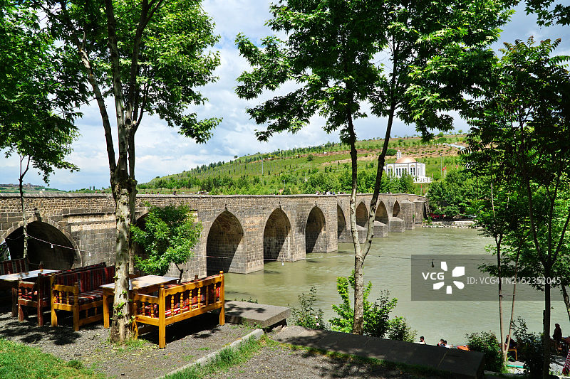 迪亚巴克尔的十拱桥图片素材