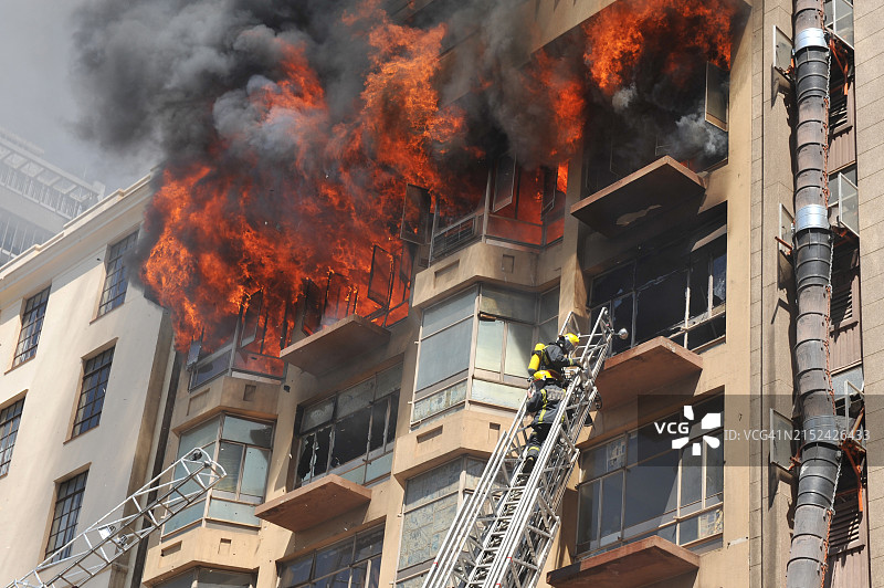 约翰内斯堡市中心的建筑物火灾图片素材