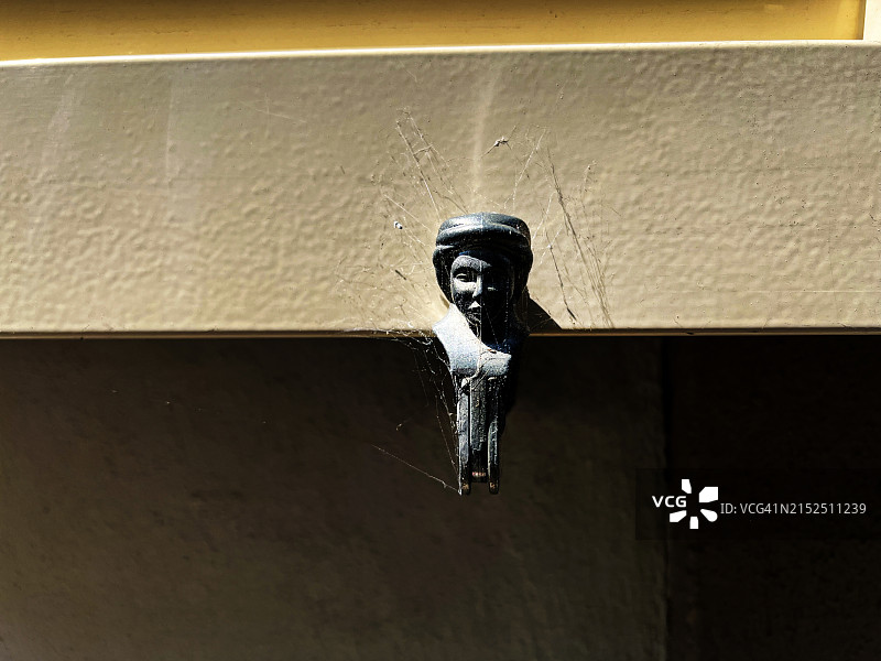 老式窗户插销特写图片素材