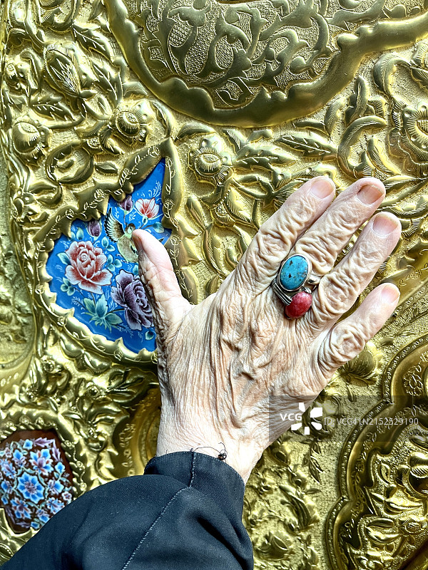 老妇人手部特写图片素材