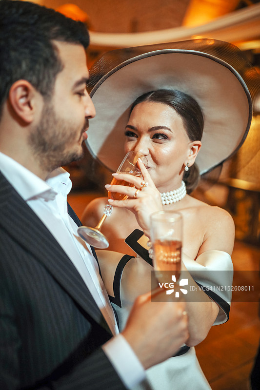 婚礼庆典：新娘和新郎图片素材