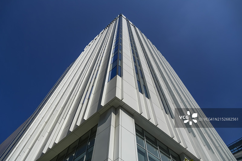 现代建筑美学：城市摩天大楼图片素材