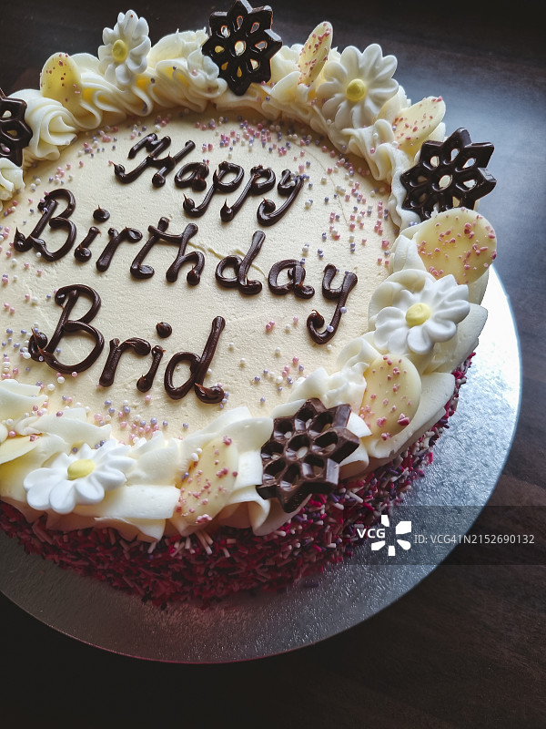 精美的生日蛋糕图片，手工烘焙食品，俯视图图片素材