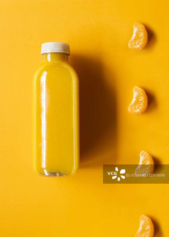 橘子汁晶体瓶俯视图图片素材