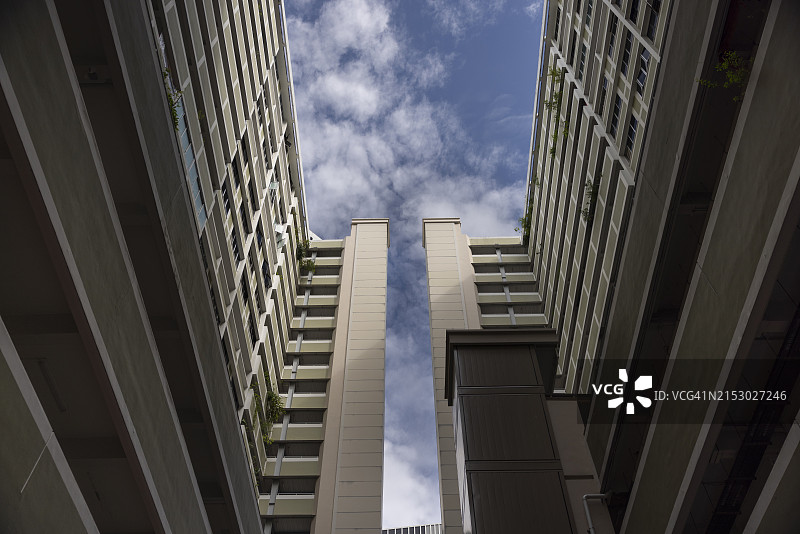 仰视新加坡唐人街的公共房屋建筑图片素材