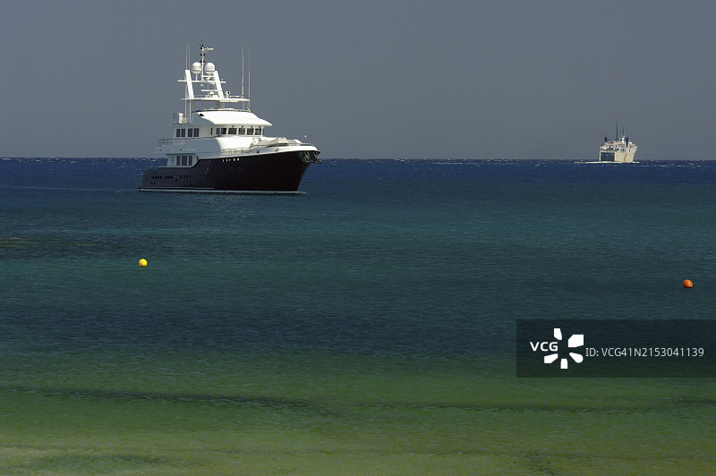 海上动力艇或豪华游艇图片素材