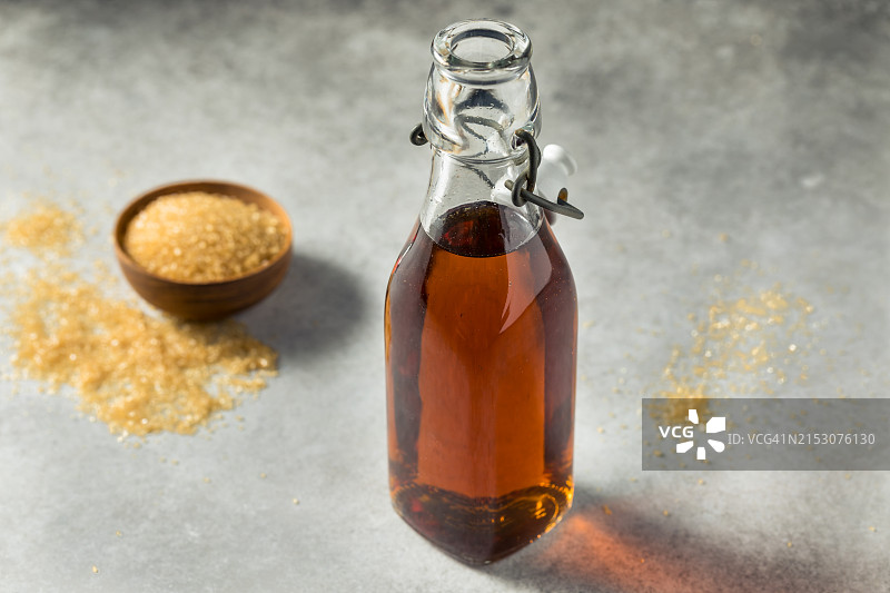 美国桌子上蜂蜜罐的特写图片素材