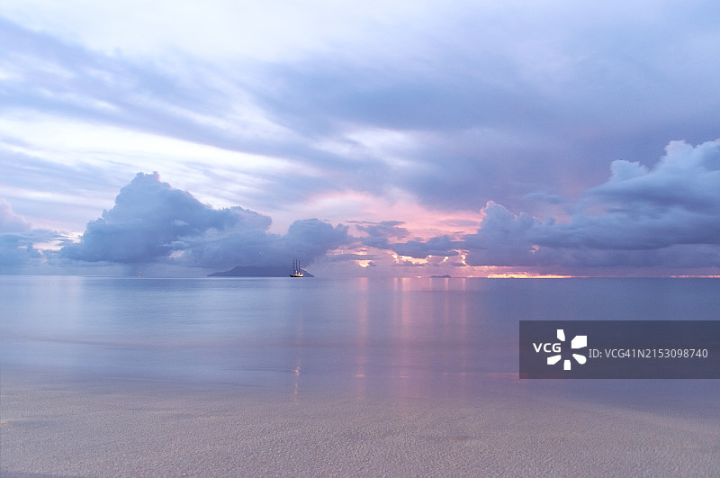 塞舌尔博瓦隆多云海景风光图片素材