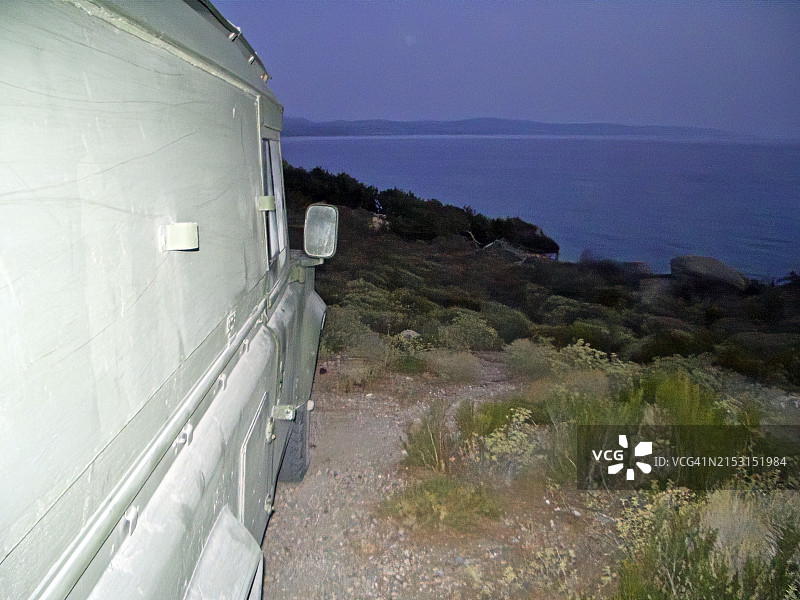 驾驶四驱越野车图片素材