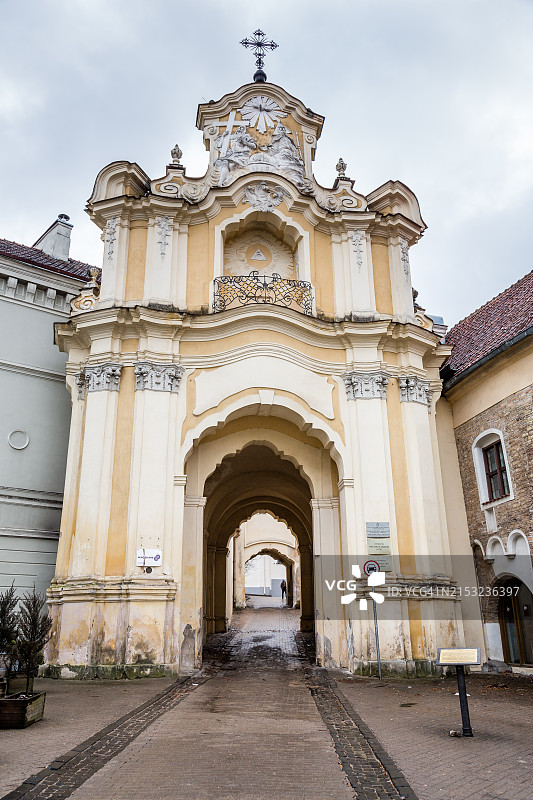 维尔纽斯老城的巴西利安门图片素材