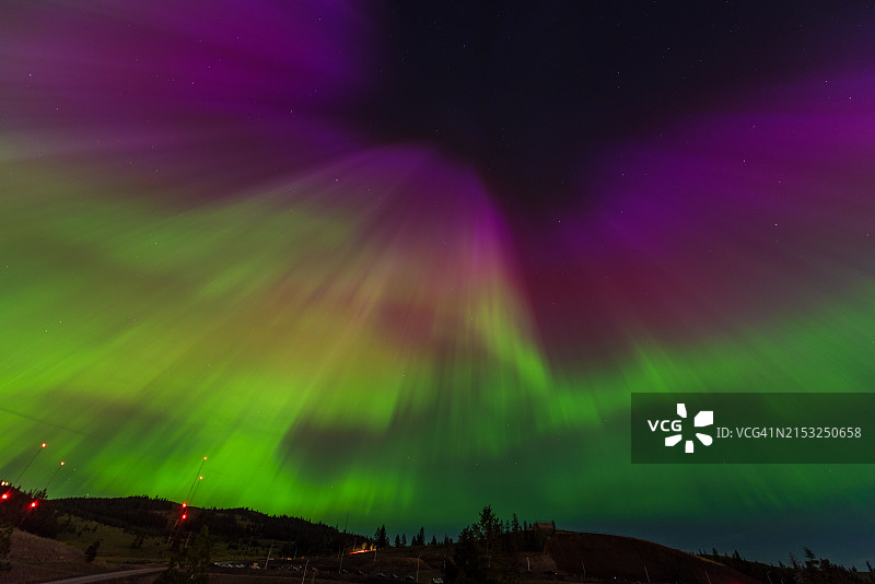 加拿大不列颠哥伦比亚省坎卢普斯的北极光图片素材